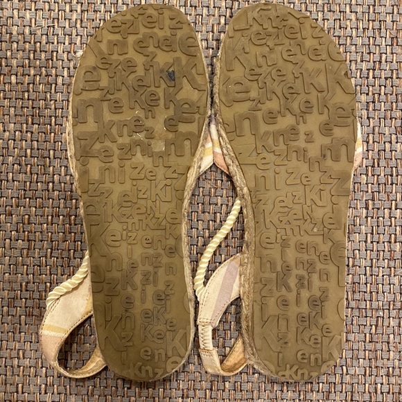 Kenzie 7.5 Plaid Espadrille Sandals - Picture 5 of 9